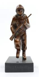 Koperen beeld van soldaat met Carbine - 6 x 6 x 14 cm - origineel