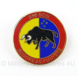 RNLAF Royal Netherlands Air Force 336 SQN Sudore Ac Pulvere speldje - diameter 2,5 cm - origineel