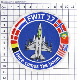 Klu Luchtmacht embleem FWIT 17 De Fighter Weapons Instructor Training Here Comes The Boom - diameter 10 cm - met klittenband - origineel