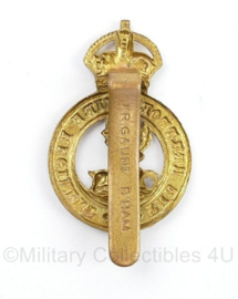 WO2 Britse cap badge The Hertfordshire Regiment - Maker JR Gaunt Birmingham- Kings Crown - 5 x 4 cm -  origineel
