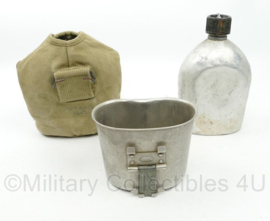 WO2 US Army veldfles set - aluminium fles 1943, RVS beker 1943 en khaki hoes 1943 - origineel