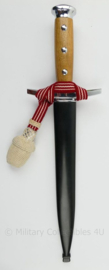 Zwitserse Officier's dolk in geschenkdoos uitgereikt aan Nederlandse Luitenant-Kolonel - lengte 31,5 cm - origineel