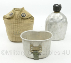 WO2 US Army veldfles set - aluminium fles 1918, aluminium beker 1942 en khaki hoes 1942 - origineel