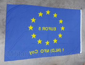 Defensie Banja Luka Bosnië Kompaniegebouw EUFOR 5 1(NLD)NFO Coy vlag - 226 x 140 cm - origineel