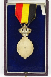 Belgische medaille van de Arbeid zilver - ereteken van de arbeid 2de klasse - afmeting 8 x 14 cm - origineel