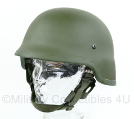 M92 M95 composiet helm B826 ballistische helm - 1e model lichter groen - Ongedragen -  Medium  -  origineel