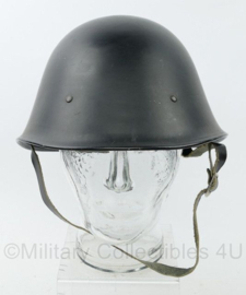 Nederlandse M27 helm van vóór 1940 - doorgebruikt na de oorlog - origineel
