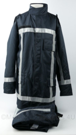 Nederlandse Brandweer jas met broek Nomex III - merk PROF - maat 53 - licht gedragen - origineel