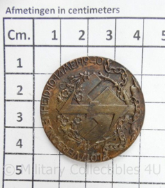 WO2 NSB-penning "Lotsverbondenheid 10-14 mei 1940" - diameter 4 cm - origineel