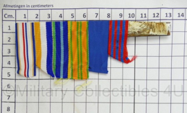 Defensie medaillebalk met 6 medaillelintjes Vredesoperaties HMV3, Dienst officier, Marinemedaille, Vierdaagse, Sport vaardigheidsmedaille en uitzonderlijk optreden  - 13 x 5 cm - origineel
