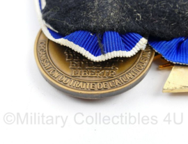 Medaille balk 15 jaar trouwe dienst, NATO Kosovo en Defensie Kosovo medaille - 10,5 x 7 cm - origineel