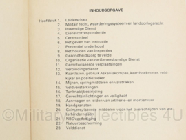 KL Handboek voor het Dienstplichtig kader VS 2-1351 uit 1973 - algemeen voor alle wapens en dienstvakken - origineel