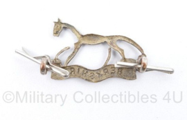 Britse WO2 cap badge Berkshire Regiment -  3,5 x 2 cm - origineel