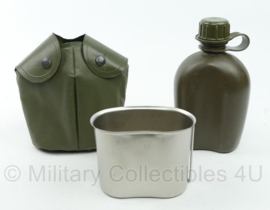 KL Veldfles met RVS beker - oud model met GROENE PVC hoes - origineel
