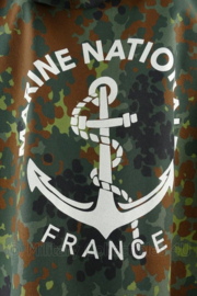 Flecktarn regenjas met rugopdruk Marine Nationale France - maat 52/54 = Large - origineel
