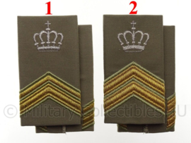KL stratotex epauletten instructeur - rang Sergeant der 1e klasse OF Sergeant-Majoor - met zilveren kroon - origineel