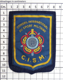 KL Landmacht Internationaal Sport embleem CISM - afmeting 8 x 11 cm - origineel