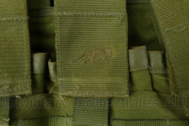 TT Tasmanian Tiger MOLLE chest rig MKIImet 4 mag pouches en 2 utility pouches - verstelbare maat - gedragen - origineel