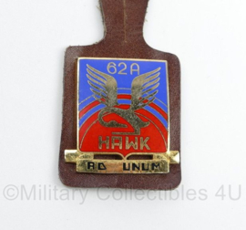 Belgische leger 62e Regiment Artillerie borsthanger - 7,5 x 4 cm - origineel