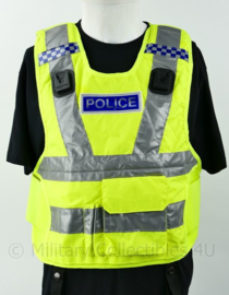 Britse politie fluor geel vest met portofoon houders - kogelwerende hoes leeg - nieuw - origineel