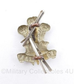 Britse naoorlogse  badge Prince of Wales ICH DIEN - 2,5 x 2 cm - origineel