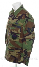 US Air Force Woodland uniform - met insignes - maat medium/short - origineel