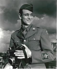 WO2 US Army Camera Man Official embleem oranje US photographer - 8,4 x 9,7 cm - replica