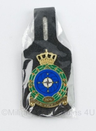 KLU Koninklijke Luchtmacht DPO Defensie Pijpleidingorganisatie borsthanger - 9 x 4 cm - nieuw in verpakking - origineel