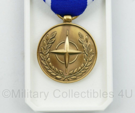 KL NATO former Yugoslavia medaille doosje met medaille - origineel