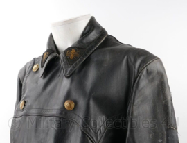 Vintage zwarte lederen Brandweer jas met kraagstukken - maat Medium - gedragen - origineel