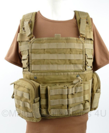 Warrior Assault Systems Chestrig met 5 mag pouches & 2 utility pouches Coyote - gedragen - origineel