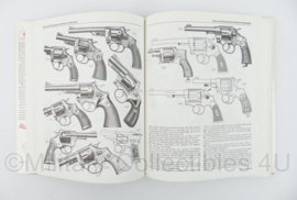 Hardcover The illustrated Encyclopedia of Handguns 1870 to present by A.B. Zhuk - Engelstalig