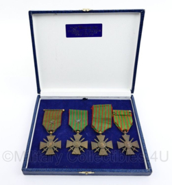 Franse complete WO1 4delige medaille set Croix de Guerre van 4 verschillende jaartallen - origineel