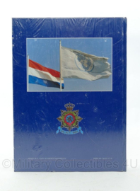 Boek De Koninklijke Marine in actie voor de Verenigde Naties Mariniers in Cambodja 1992-1993 - 21,5 x 2 x 29 cm - nieuw in verpakking - origineel