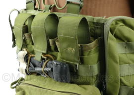 TT Tasmanian Tiger TT Chest Rig MK II M4 - Olive Drab met 4 mag pouches, Utility pouch en Dump Pouch - gedragen - origineel