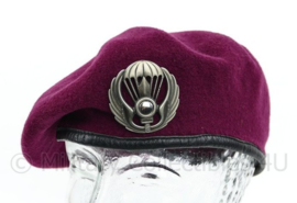 Italiaanse Leger baret - parachute regiment - met origineel insigne - maat 59 - bordeaux rood - gedragen - origineel