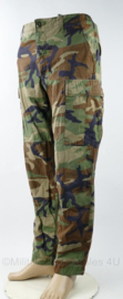 KMARNS Korps Mariniers Woodland Forest camo broek met Permethrine 2018 - maat Medium-Regular - gedragen - origineel