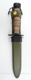 M4 bajonet M4 Bayonet met  M8 schede voor de M1 Carbine