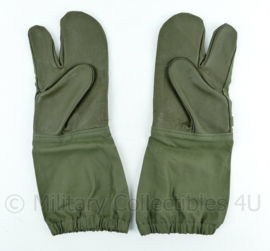 Overhandschoenen - trigger gloves wanten groen stof met leer origineel Nederlands leger