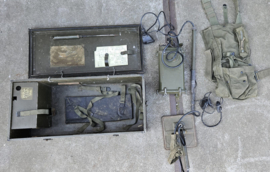 Wo2 US Army Corps of Engineers Mine Detector set AN/PRS04 1944 in kist - origineel
