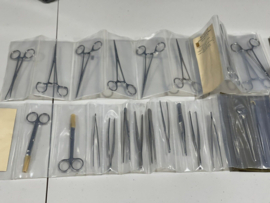 Tsjech surgical instruments kit - 27 delig model 72 1-1 - originele militaire instrumenten!