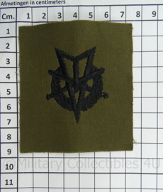 KL Landmacht vaardigheids embleem MLV Militaire Lichamelijke Vaardigheden - afmeting 7,5 x 8,5 cm - origineel