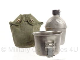 WO2 US Army veldfles set - fles 1944, beker  jaren 60 en hoes (geen datum)- origineel