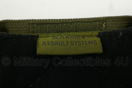Warrior Assault Systems plate carrier met mag pouches en utility pouches  groen - gedragen - origineel