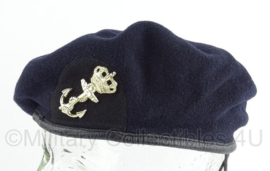 KM Koninklijke Marine baret met gouden insigne 1995 - wol met leren rand - maker Compton Webb - maat 58 - gedragen - origineel