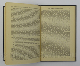 Boek Rebuilding the Liberated areas of the Soviet Union sectie voorlichtingen - prof N. Voronin - afmeting 12,5 x 19 cm - origineel