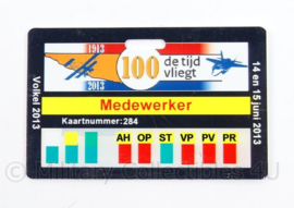 KLu Luchtmacht ID medewerker Open dagen Vliegbasis Volkel 2013 - afmeting 8,5 x 5,5 cm - origineel