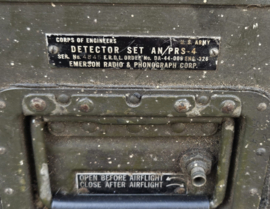 Wo2 US Army Corps of Engineers Mine Detector set AN/PRS04 1944 in kist - origineel