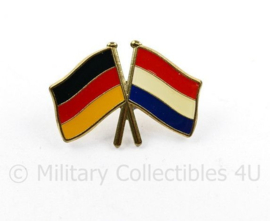 Nederlands Duitse Corps landsvlaggen speld - 2 x 2,5 cm - origineel