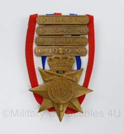 Ereteken voor orde en Vrede met gesp 1946 1947 1948 1949 - 7,5 x 4,5 cm - TOPSTAAT -origineel